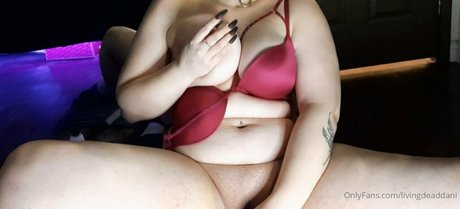 livingdeaddani 最高のモデル 写真