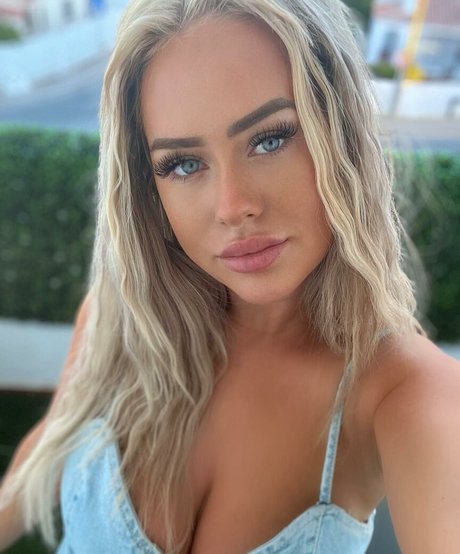 Rosie Rendell 裸のポルノスター 画像