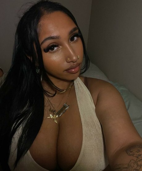 Jeanette Prakash 完璧なポルノスター 写真