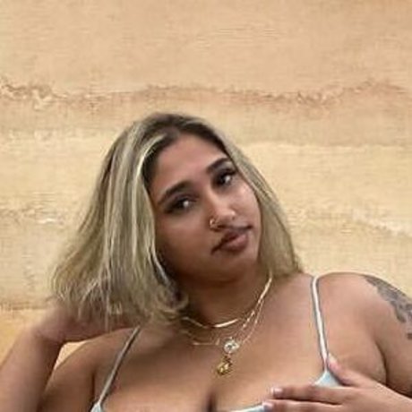 Jeanette Prakash 無料のスター 写真