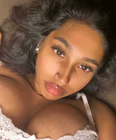 Jeanette Prakash 美しいスター 写真
