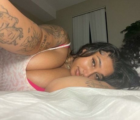 Jeanette Prakash 独占モデル 画像