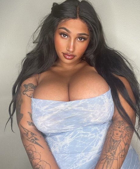 Jeanette Prakash 美しい女優 画像