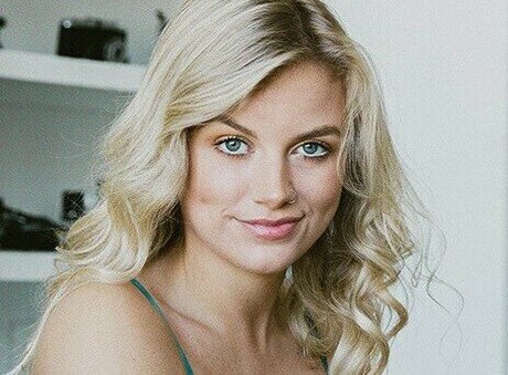Lily Stalnaker 独占スター 写真