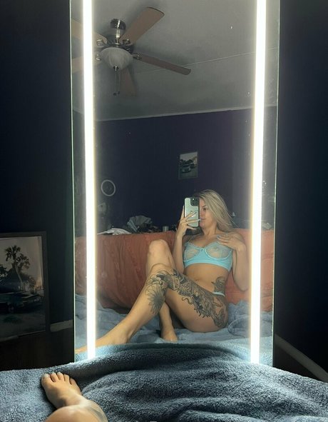 Lily Stalnaker トップモデル 写真