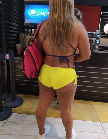 Grasiely Guanandy ポルノスター エロティック 写真