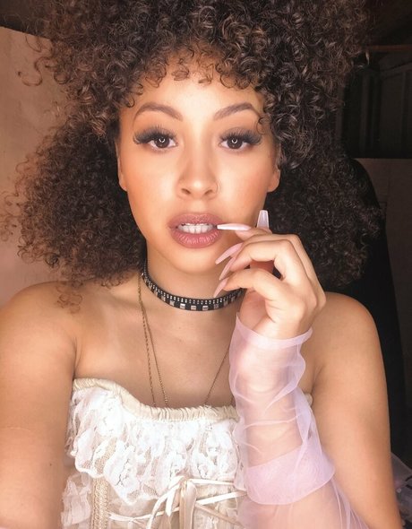 Bobbi dean ポルノスター アート 写真