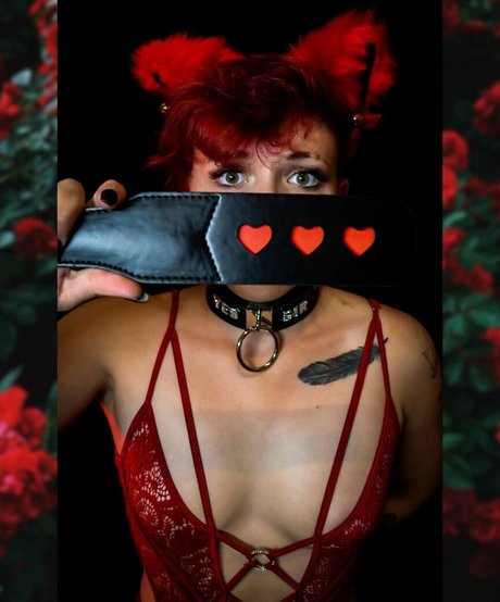 Lilpushpop セクシーモデル 写真