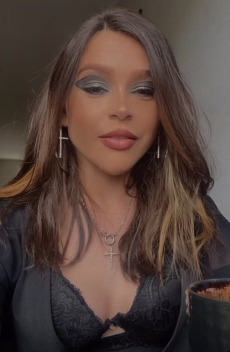 Thiessa Thiessita 裸のモデル 画像