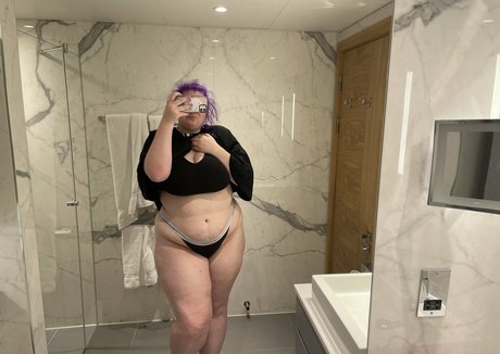 エボニーカムオンリーファンズ エロチック 写真