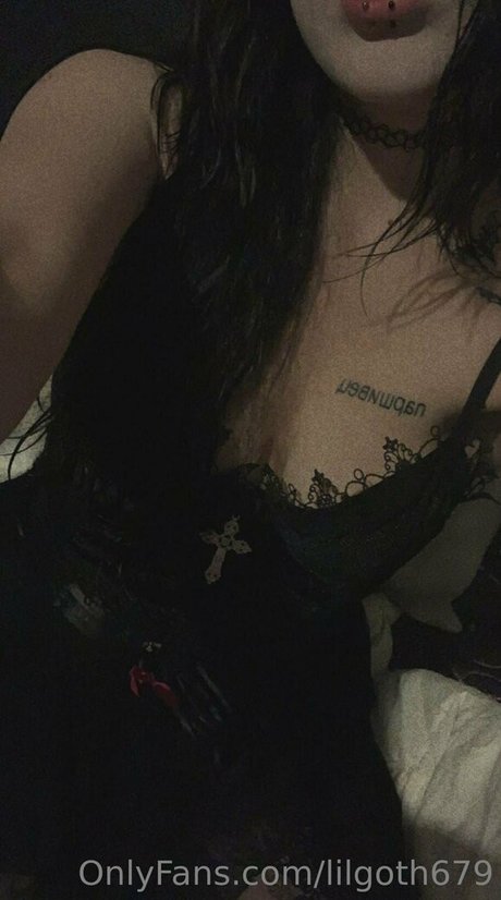 Lilgoth679 セクシーなポルノスター 画像