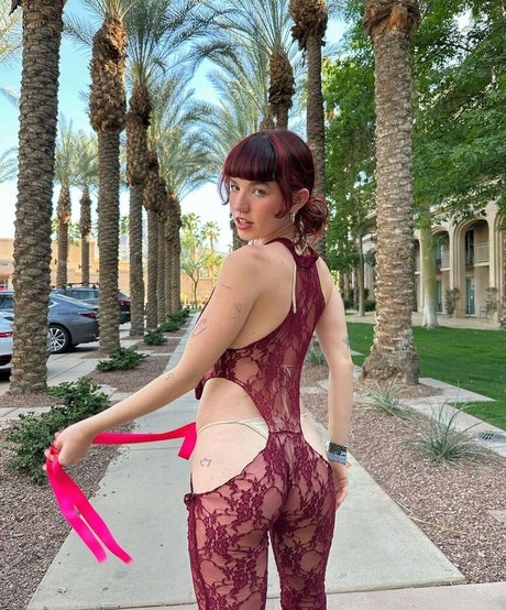 Lara Adkins セックスモデル 画像