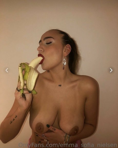 emma sofia nielsen セックスモデル 写真