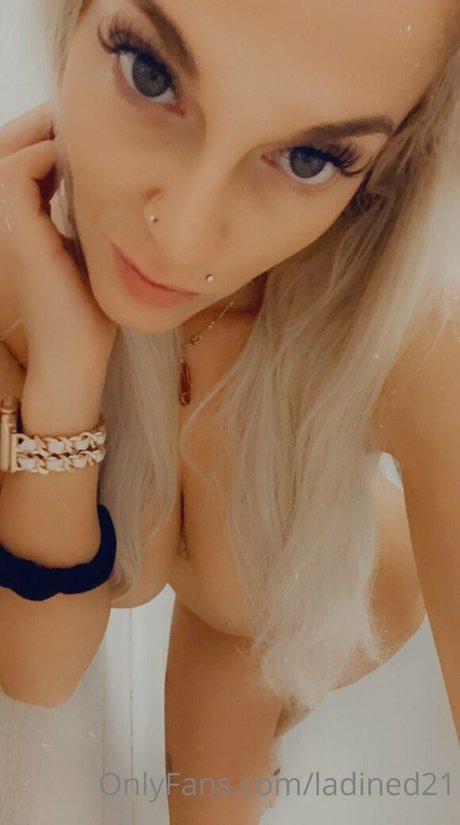 ladined21 セクシーなポルノスター アーカイブ