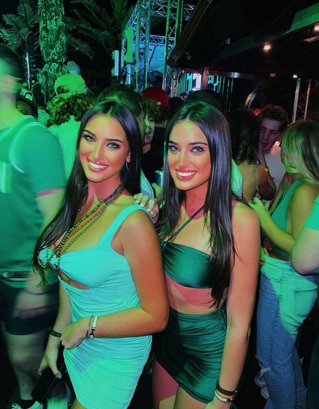 Taylor Alessi 高品質のスター 写真