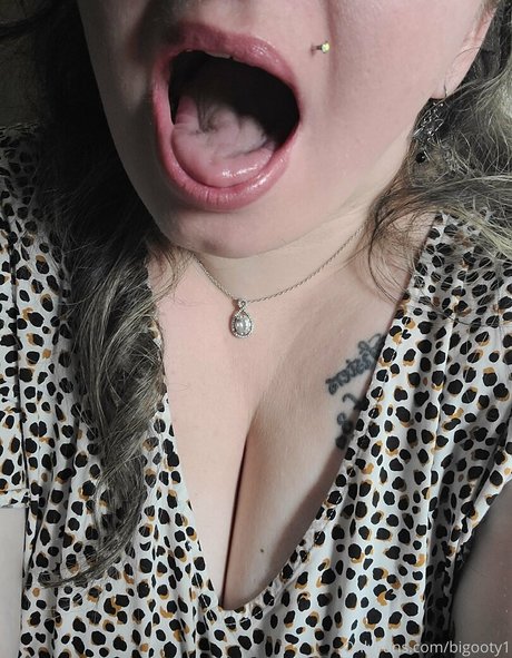 bigooty1 裸の女優 写真