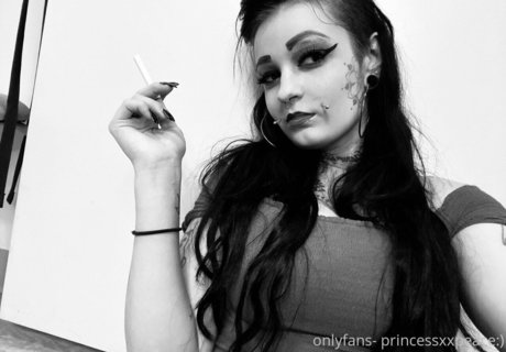 princessxxpeacefree 裸のスター 写真