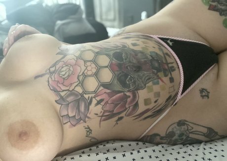 Mikaylax アダルト女優 写真