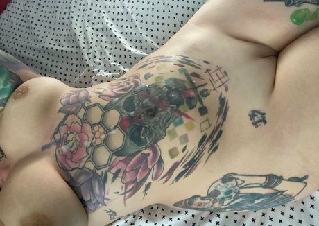 Mikaylax ポルノスター 裸 ギャラリー