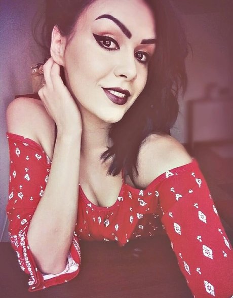 Nadinechase 独占女優 写真