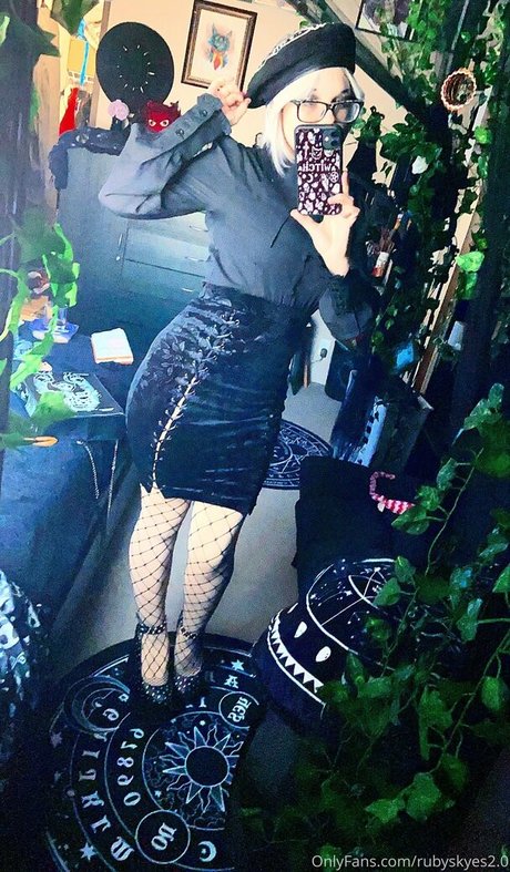 rubyskyes2 0 アダルトスター 写真