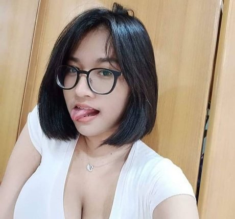 Warunee Thanyaphu かわいいモデル 写真