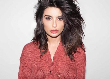 Mikaela Hoover 最高のモデル 画像