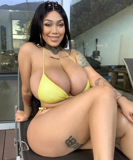 Amorazz xxx女優 画像