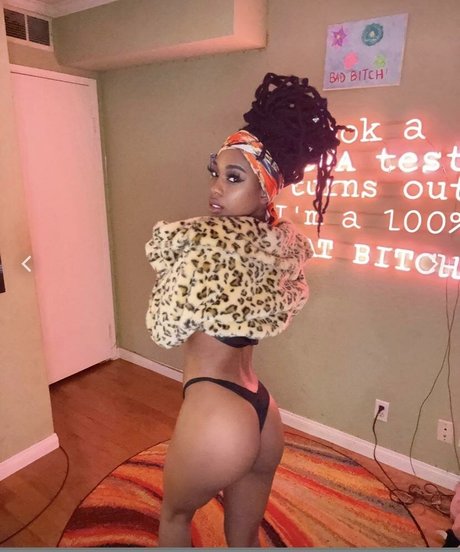 Urfavgirlfriend 裸のスター 写真