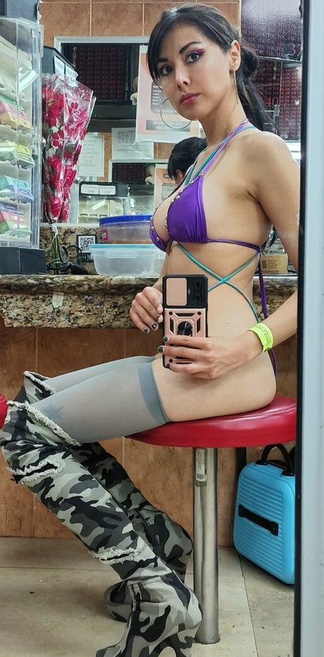 Lyspractice セクシーモデル 写真