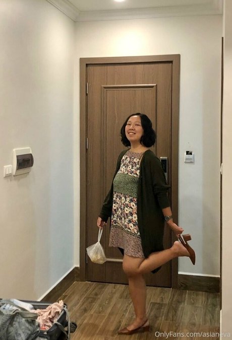 asianeva エロティックなスター 画像