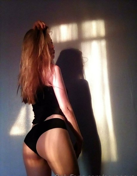 asyaasya トップモデル 画像