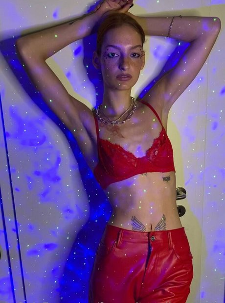 favouriteredheadbella セクシーモデル アーカイブ