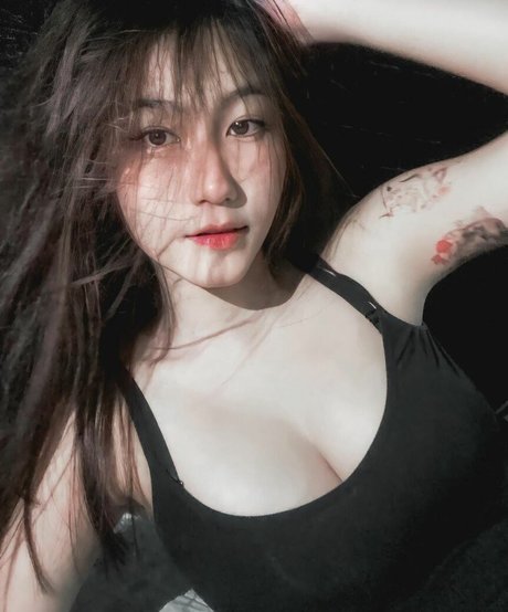 f manatsanan セックスモデル 写真