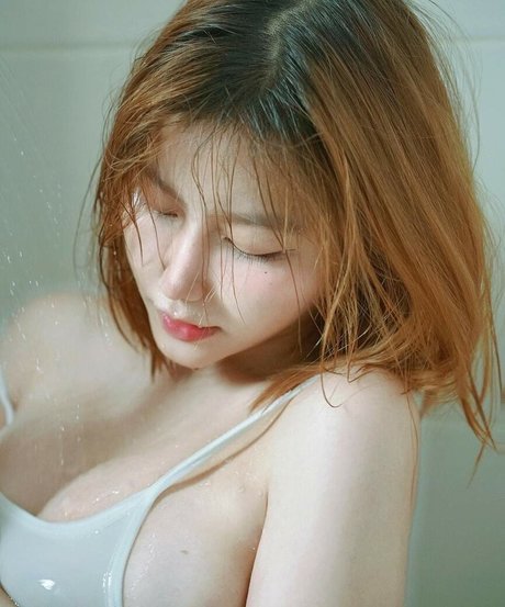 f manatsanan セックス女優 画像