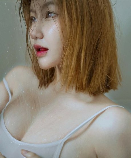 f manatsanan ホット女優 写真
