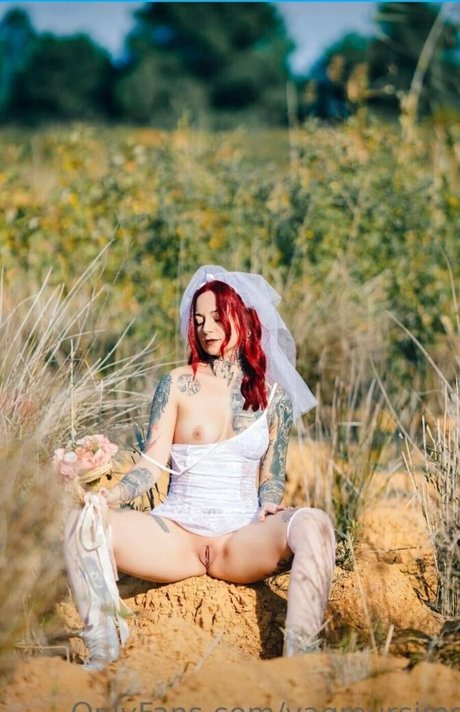 Yagmur Simsek ポルノモデル 写真