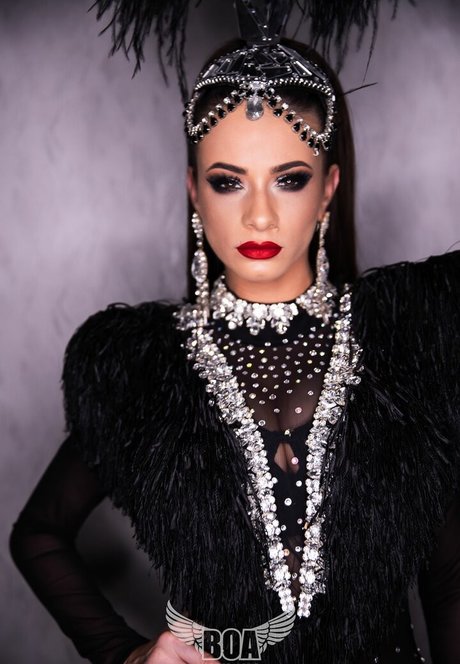 AndreeaNicoletaDinu HDスター 写真