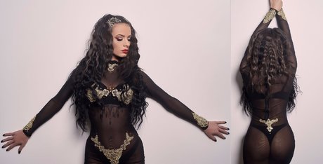 AndreeaNicoletaDinu アートスター 写真