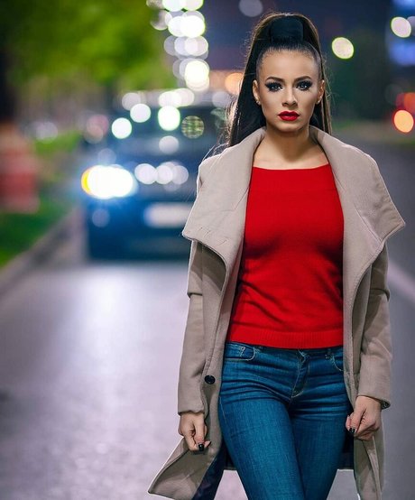 AndreeaNicoletaDinu 完璧な女優 写真