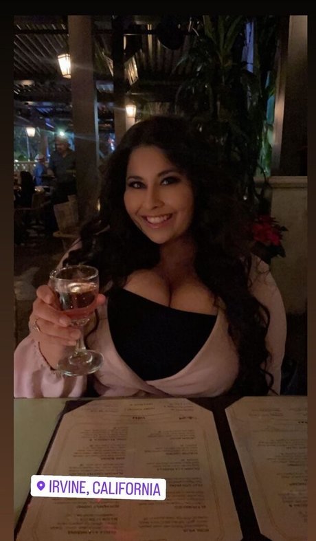 Vanessa Romero top profile image