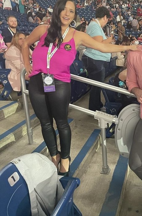 Sarah H エロティック女優 画像