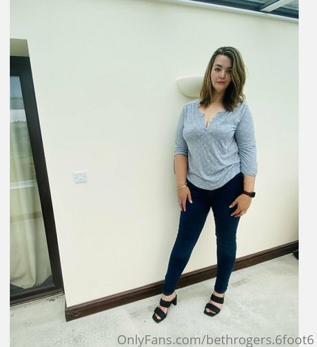 amazonbeth 6foot6 ヌード女優 写真