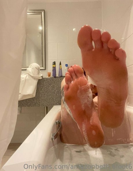 amazonbeth 6foot6 最高のスター 写真