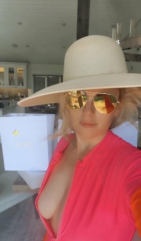 Rebel Wilson エロティック女優 画像