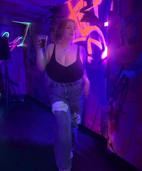 Sophia A ポルノスター 裸 写真