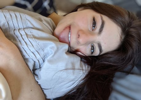 loverlacifree ポルノスター エロティック 写真