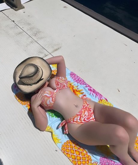 Hailey F ポルノスター 写真