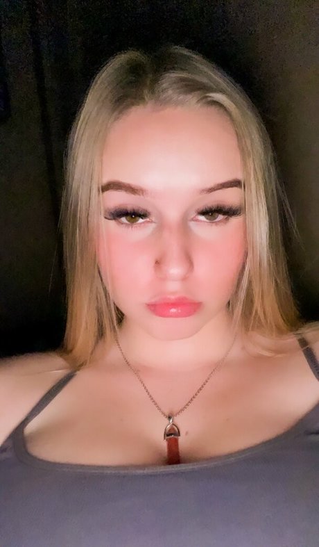Hailey F 独占スター 写真