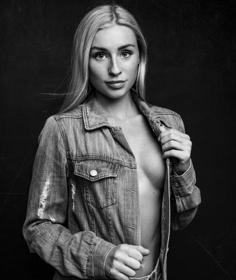 Isabel Ditlevsen 美しいモデル ギャラリー